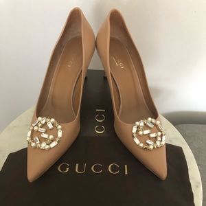 Gucci camel colored leather heels (crystal GG)